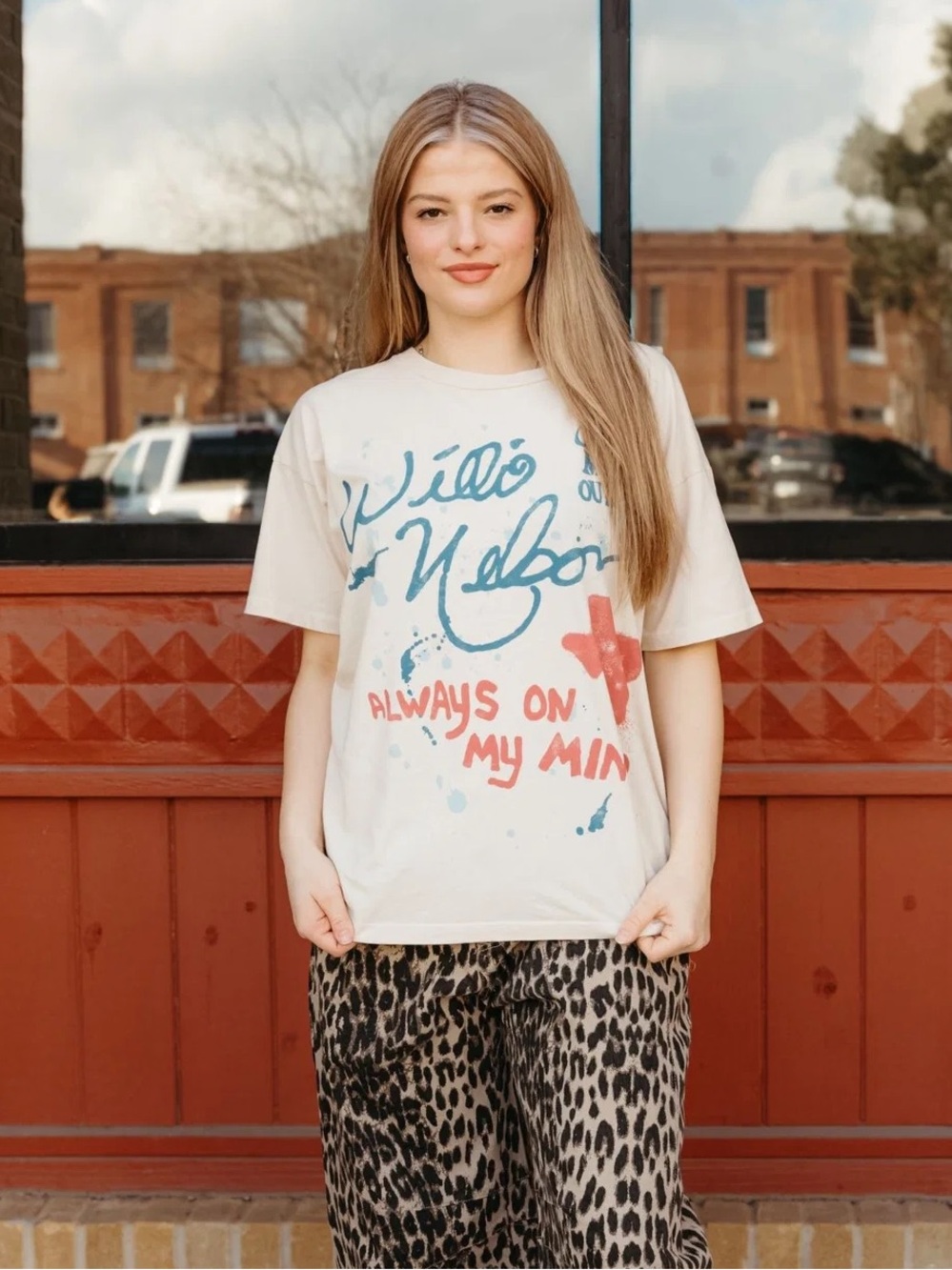 M NEW Daydreamer Willie Nelson ‘Always On My Mind’ T-shirt